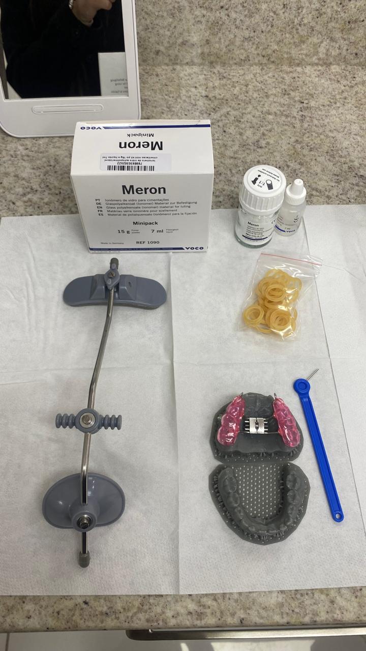 Equipamentos de apoio ao atendimento odontológico